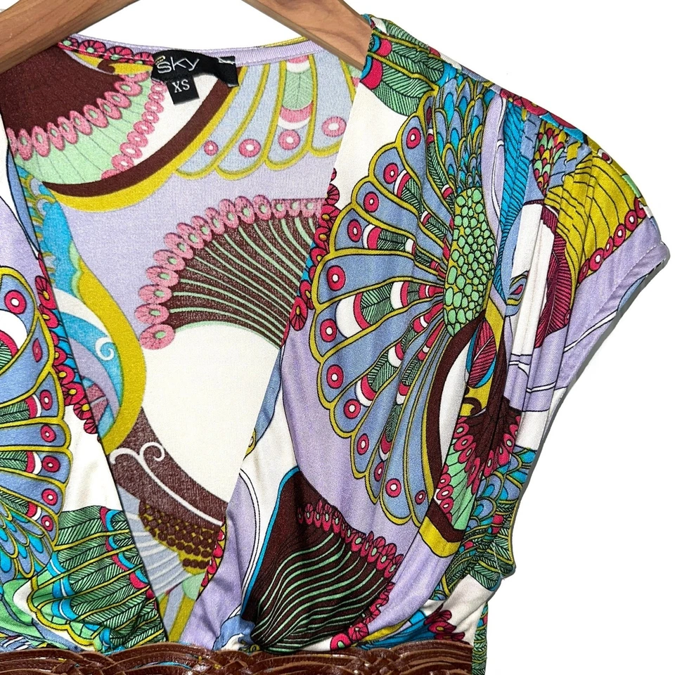 Cinturón trenzado de cuero con estampado de pavo real cielo seda sin mangas talla XS Foto 2 de 4