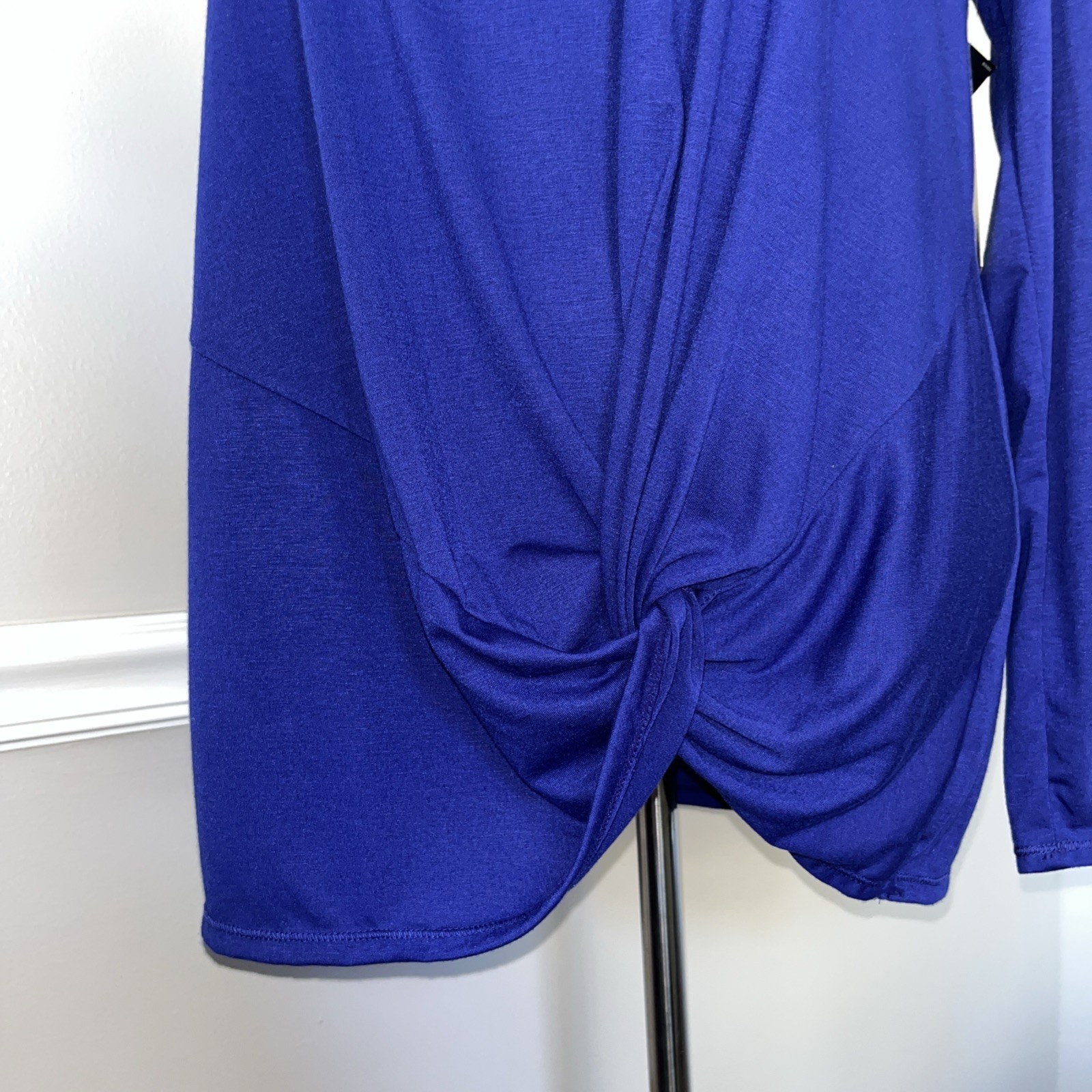 NWT Xersion Top Women's XL Blue Long Sleeve Crew Neck Twist Front Activear Tee