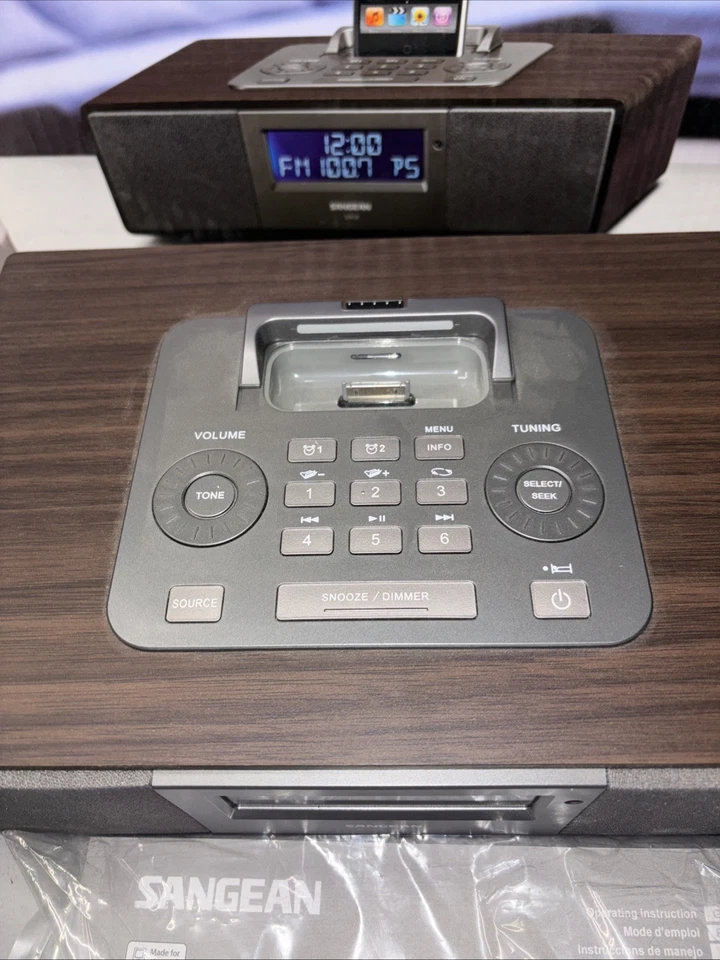 Sangean WR-5 立体声调幅/调频时钟收音机 iPod 底座带无遥控器 开箱 全新 — 第 3/4 张图片