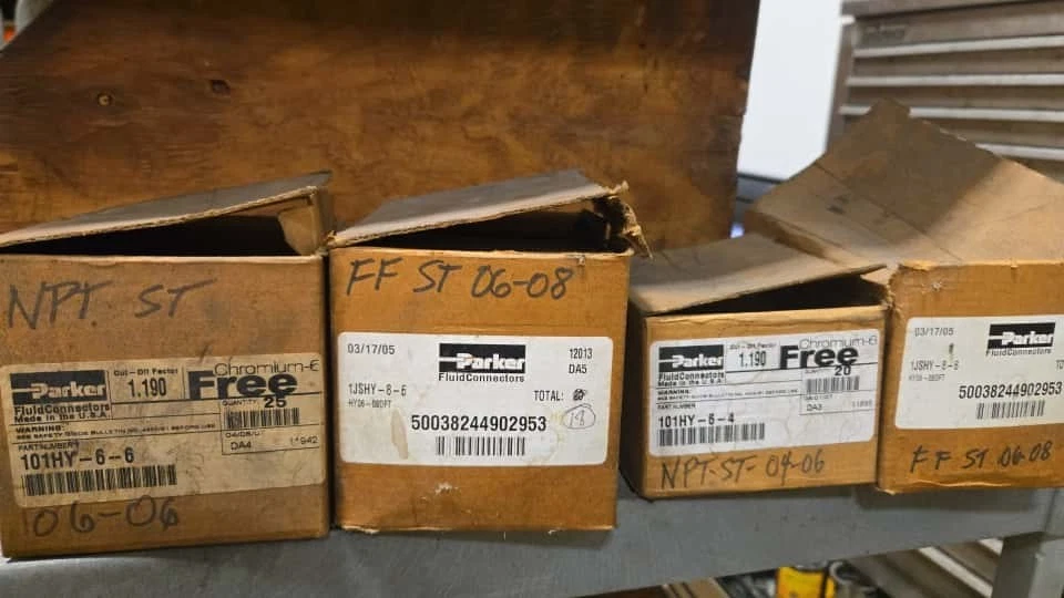 Parker HY Accesorios de Crimpado Nuevo Excedente Lote de 41 Foto 2 de 4