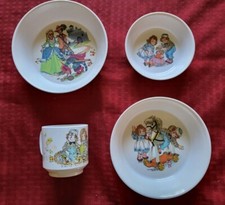 4pc Oneida Deluxe Bowls and cup Raggedy Ann and Andy, Puss and Boots