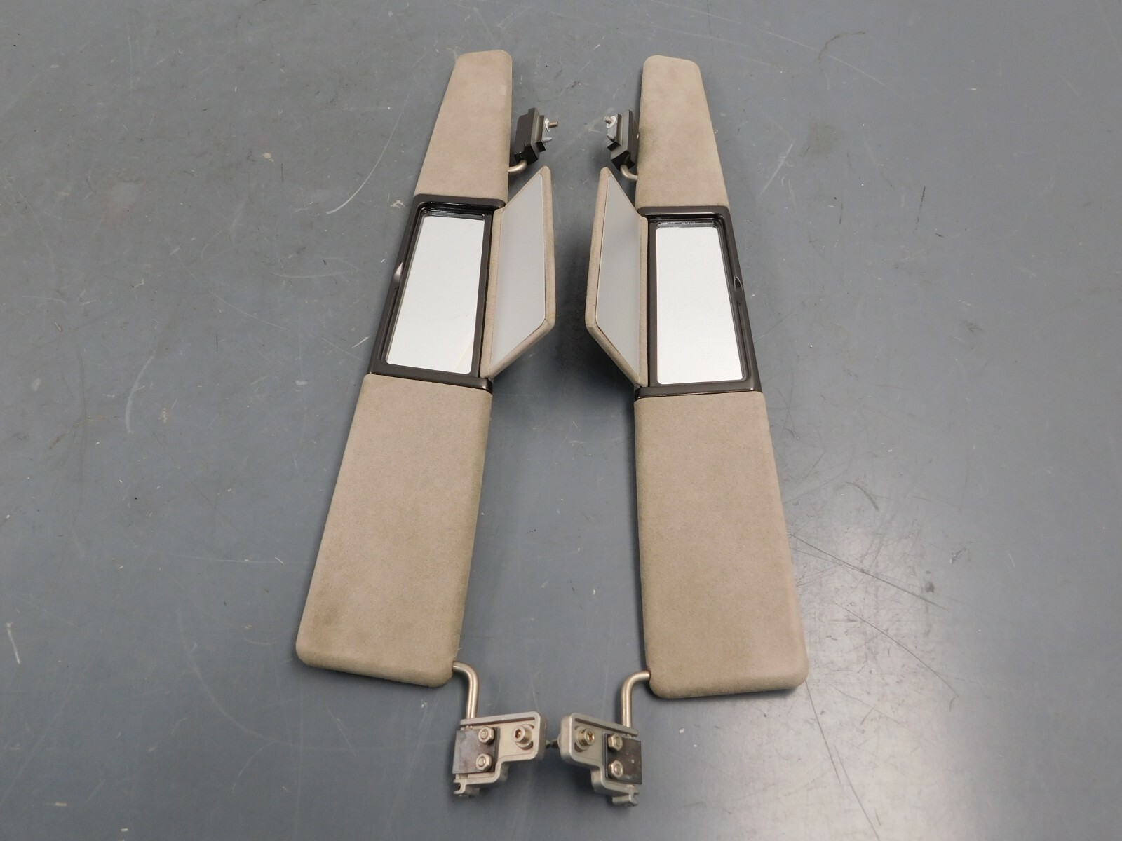 2014 12 - 18 Aston Martin V12 Vanquish Sun Visors #1697 L5 