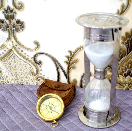 Vintage Eiffel Tower Magnifying Glass, Brass Sand timer & Compass in classic Box - Picture 8 of 12
