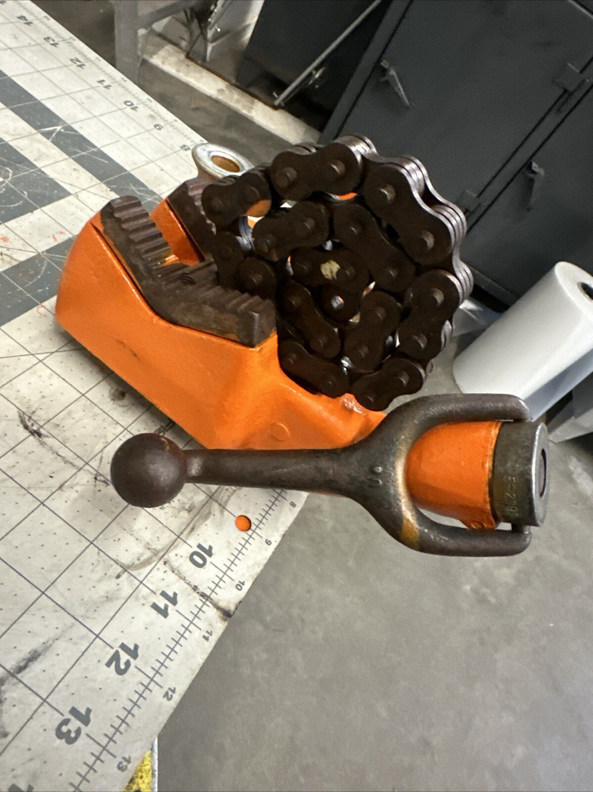 RIDGID BC-410 TOP SCREW BENCH CHAIN VICE 1/8”- 4 INCH (bb3