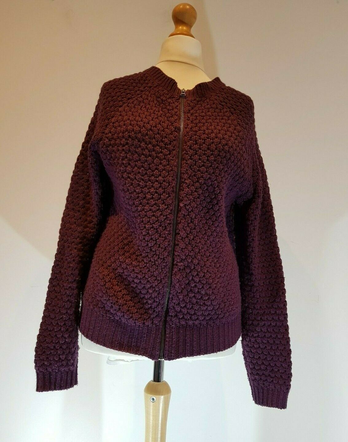 Foto 1 di 9