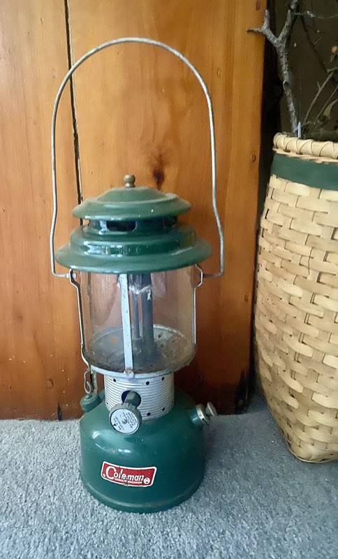 Vintage Coleman Lantern Model 220F The Sunshine Of The Night 10/1970 Pyrex Globe