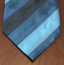 Kenneth Cole New York Green 100 Imported Silk Men  s Neck Tie Made In USA