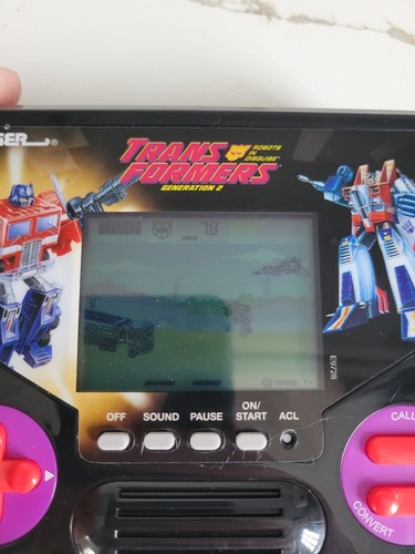 Hasbro Tiger Electronics Handheld Transformers Gen 2 LCD Game Retro 2020 Works - Picture 2 of 4