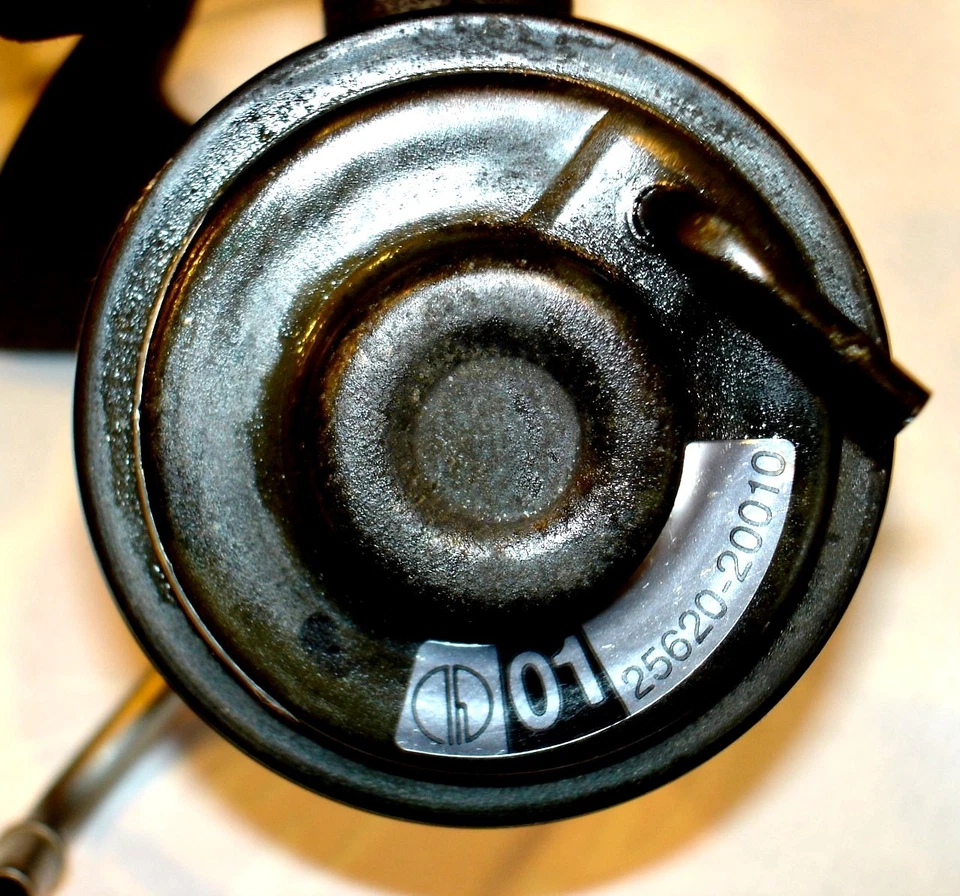 LEXUS TOYOTA OEM VÁLVULA EGR 25620-20010 LIMPIA, PROBADA CON SENSOR DE TEMPERATURA Foto 4 de 4