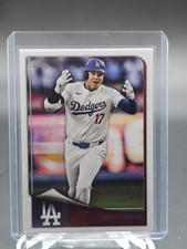 SHOHEI OHTANI 2025 TOPPS FLAGSHIP #17 LOS ANGELES DODGERS BASEBALL Q6423