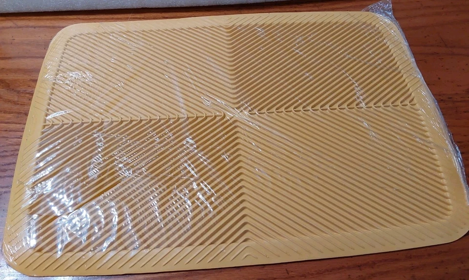 Alfombra Rubbermaid Party Plan Hot Cold grande estado amarillo vintage 18,75x14 Foto 3 de 4