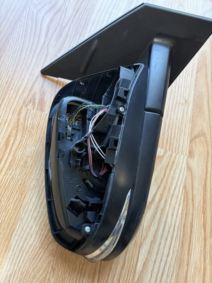 Оригинальное правое 7-проводное боковое зеркало указателя поворота для Toyota RAV4 2016 2017 2018 годов выпуска - Изображение 2 из 4