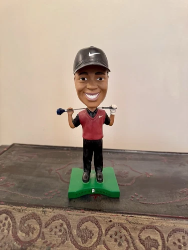Tiger Woods Nike Golf Collector Series #2 of 3 Upper Deck Bobblehead 2002