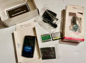 BlackBerry Storm Black Verizon Smartphone w/ Chargers