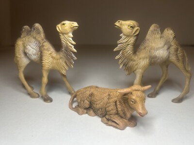 Vintage Nativity 4'' 2 Hump Standing Camels & Laying Ox Steer Hard Plastic Italy