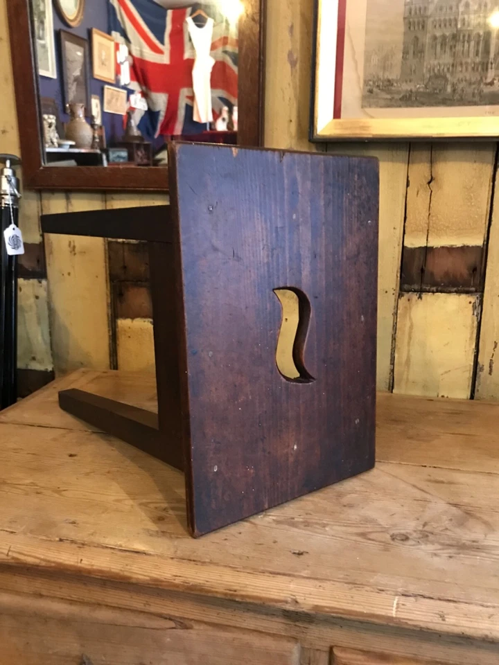 Antiguo taburete capilla iglesia siglo XIX S agujero en la parte superior (C) Foto 3 de 4