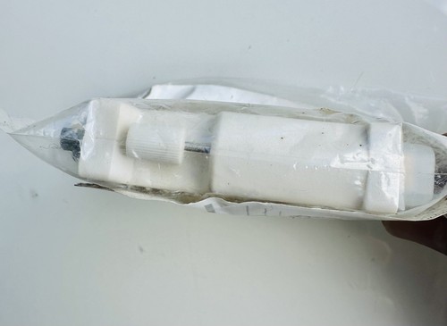 DVI to VGA Adapter DP/N 0J8461 7P365 A00 New in Package - Picture 4 of 8