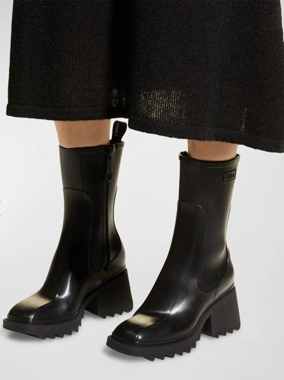 Chloe — Chloe Betty Rubber Rain Boots EU 40 US Women’s 10 Booties Logo Shiny Black PVC