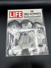LIFE MAGAZINE FEBRUARY 3, 1967 (THE THREE ASTRONAUTS, ROGER CHAFFEE, ED WHITE,