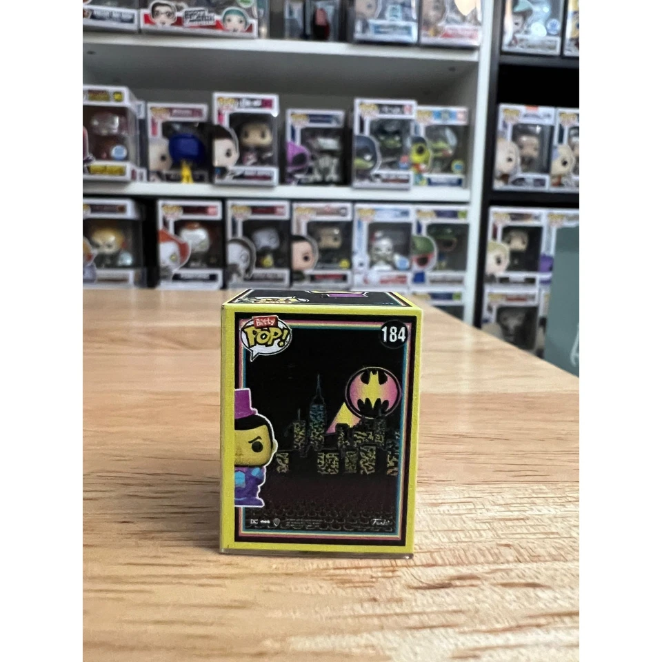 Cómic CHASE EDICIÓN LIMITADA BLACKLIGHT PENGUIN Bitty Funko Pop #184 Batman SDCC Foto 3 de 4
