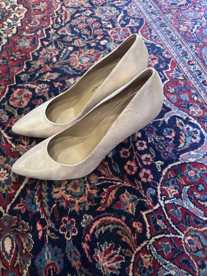 Sapatos de salto Donald J Pliner Brave feminino tamanho 8 M couro envernizado nu tom dourado - Imagem 2 de 4