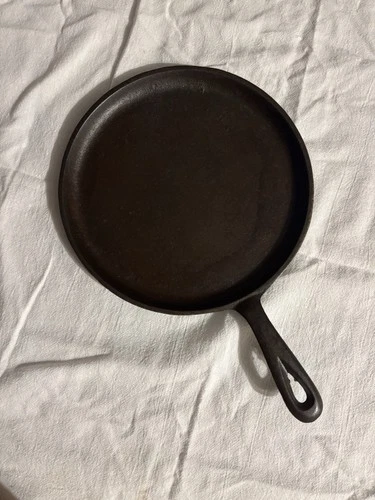 Lodge #6 Round Griddle Skillet Vintage Cast Iron