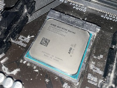 AMD PRO A10-9700 (4x 3.50GHz) AD970BAGM44AB CPU Sockel AM4   #321036