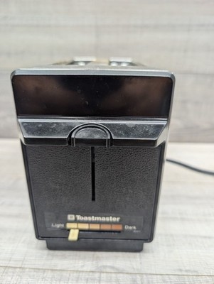 Vintage Toastmaster 2 Slice Chrome Toaster Model B700B. Tested/Works