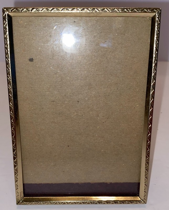 Vintage MCM Gold Tone Metal Traditional 3.5" x 5" Small Photo Frame