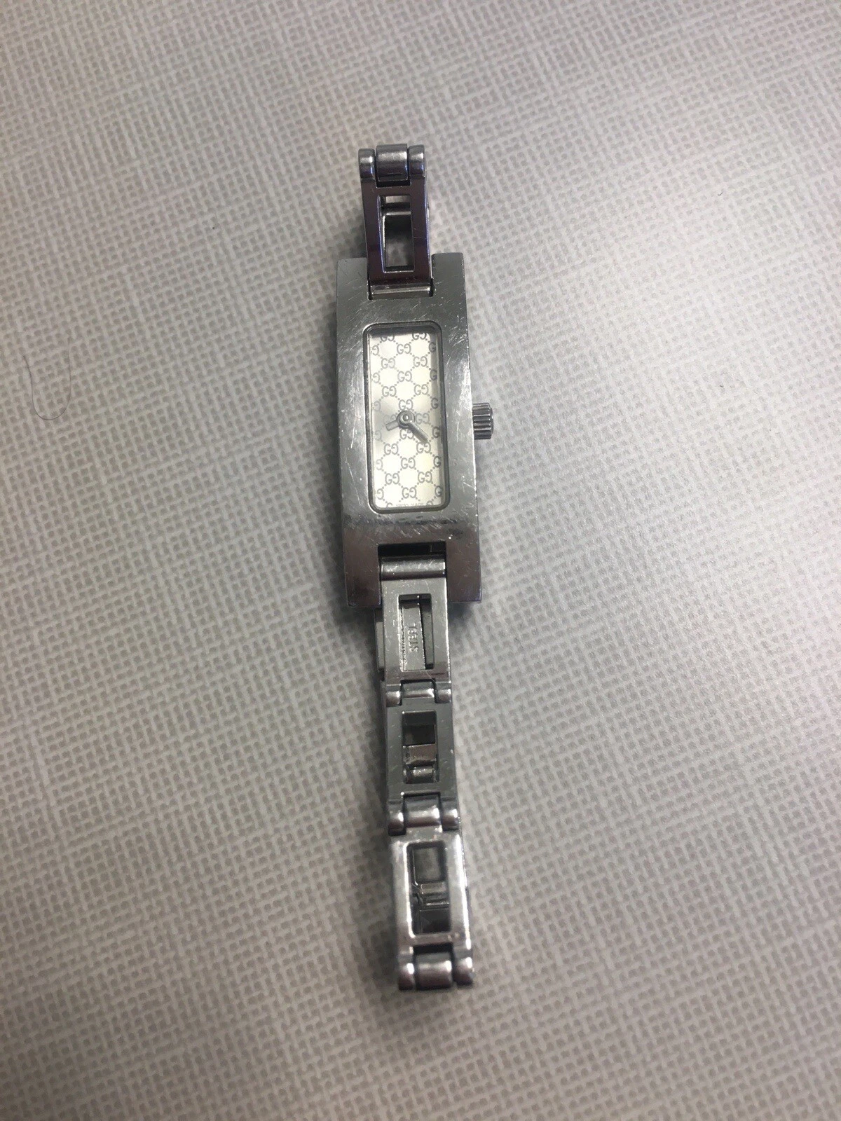 Gucci Logo Argento 3900L Orologio Donna Donna Batteria Scaduta