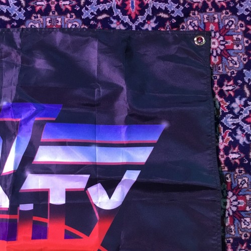 Riot City - Tapiz de bandera promocional Burn The Night - 42”x29,5” - Imagen 3 de 7