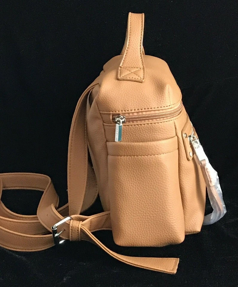 Mini mochila de moda de diseñador para mujeres, coñac Kenneth Cole nueva sin etiquetas 9" W x 7,5" H x 4" D Foto 2 de 4
