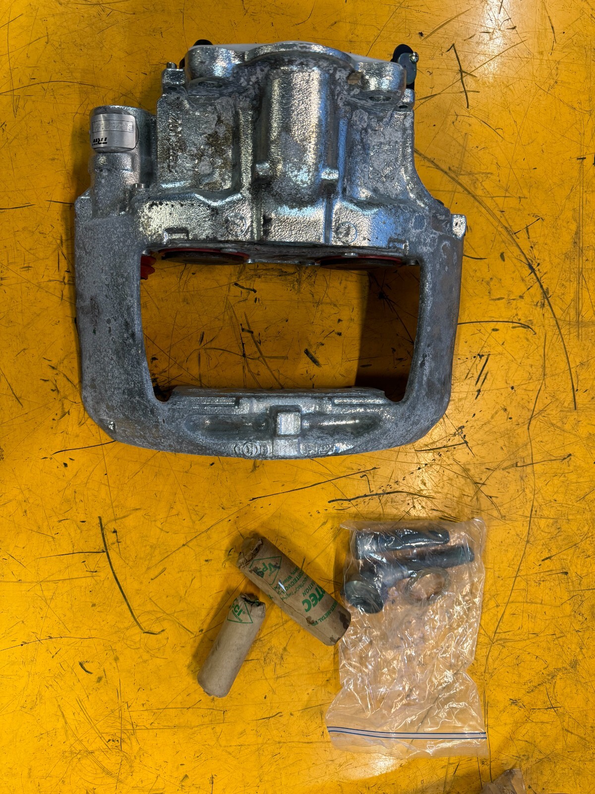 Etrier de frein TRW BCZ5016E à piston de 38mm anti-grippage pour une pression hydraulique stable