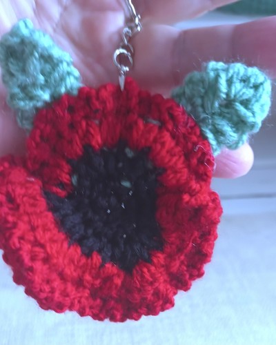 Keychain Crochet Poppies Handmade Yarn Decor Bag Car Flowers Reds - Picture 2 of 5