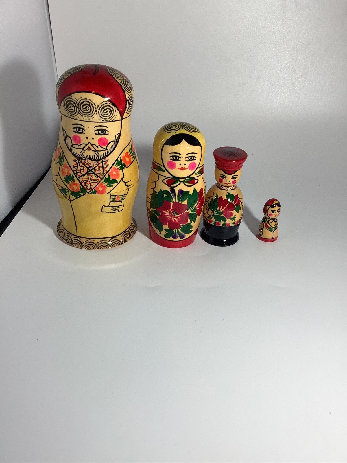 Vintage Matryoshka Handpainted 4 pc Wooden Family Russian Nesting Dolls