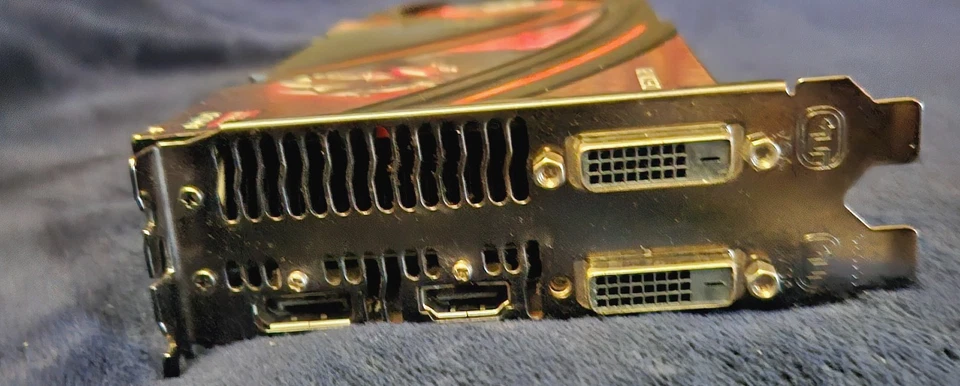 Dos tarjetas gráficas pc AMD 290 X R9 MSI Doble Conexión 4GB Foto 3 de 4