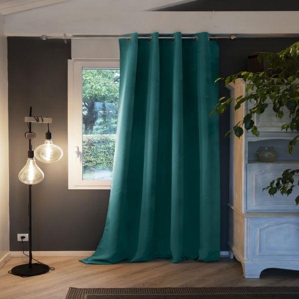 Rideau occultant 140x260 polyester bleu canard pour un salon cosy et intimiste