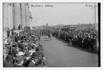 Photo:Arthur James Balfour Arrival Union Station Washington DC Crowd 1917