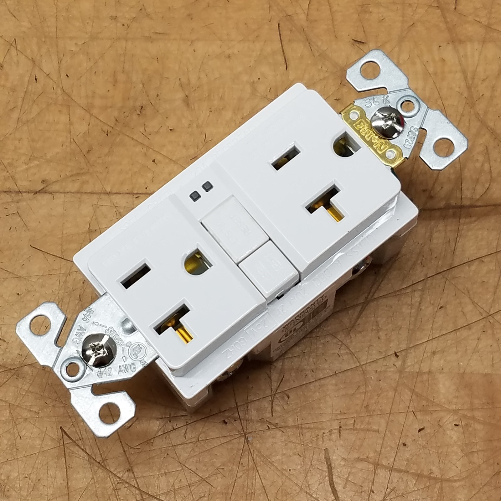EATON SGF20W Arrow Hart Self-Test Duplex Receptacle, 20A, 125VAC - NEW
