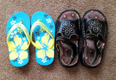 GIRLS SHOES 2 PAIRS SIZE 10 SANDALS FADED GLORY /FLIP FLOPS ENSY CUTE!!!!