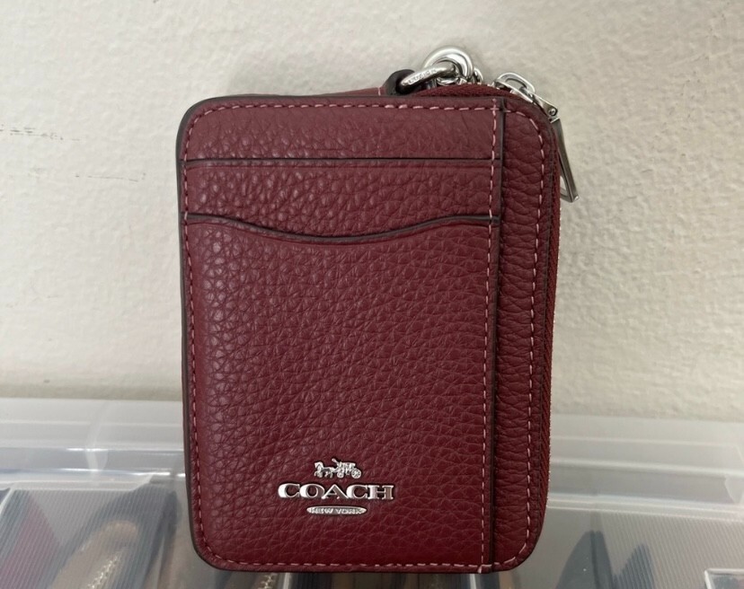 COACH コーチ★チェーン付きカードケース★Zip Card Case Coach Zip card case with chain NWT | eBay
