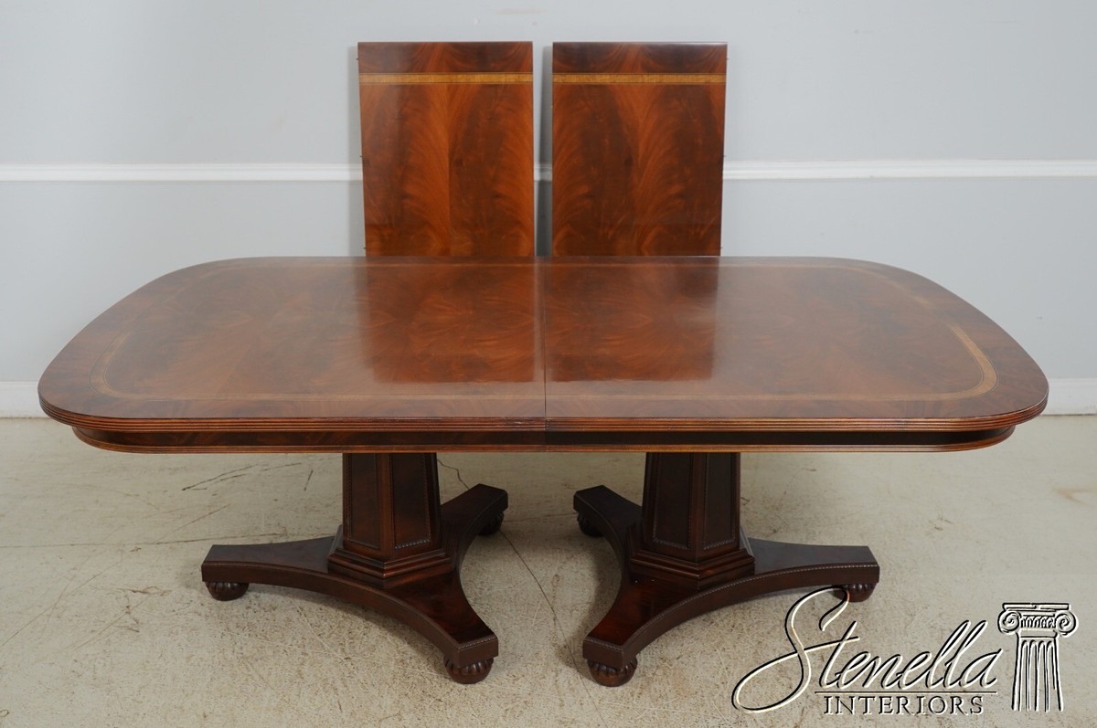 L64353EC: HENREDON Natchez Collection Mahogany Dining Room Table