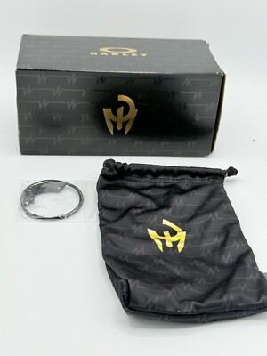 OAKLEY LATCH PANEL SUNGLASSES PATRICK MAHOMES LIMITED GOLD FRAME