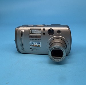 Samsung Digimax V4 4.0MP Digital Camera, Silver - Tested