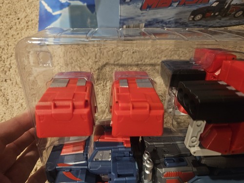 Fans Hobby MB-15A Power Commander Transformer Optimus Master Builder - Picture 6 of 9
