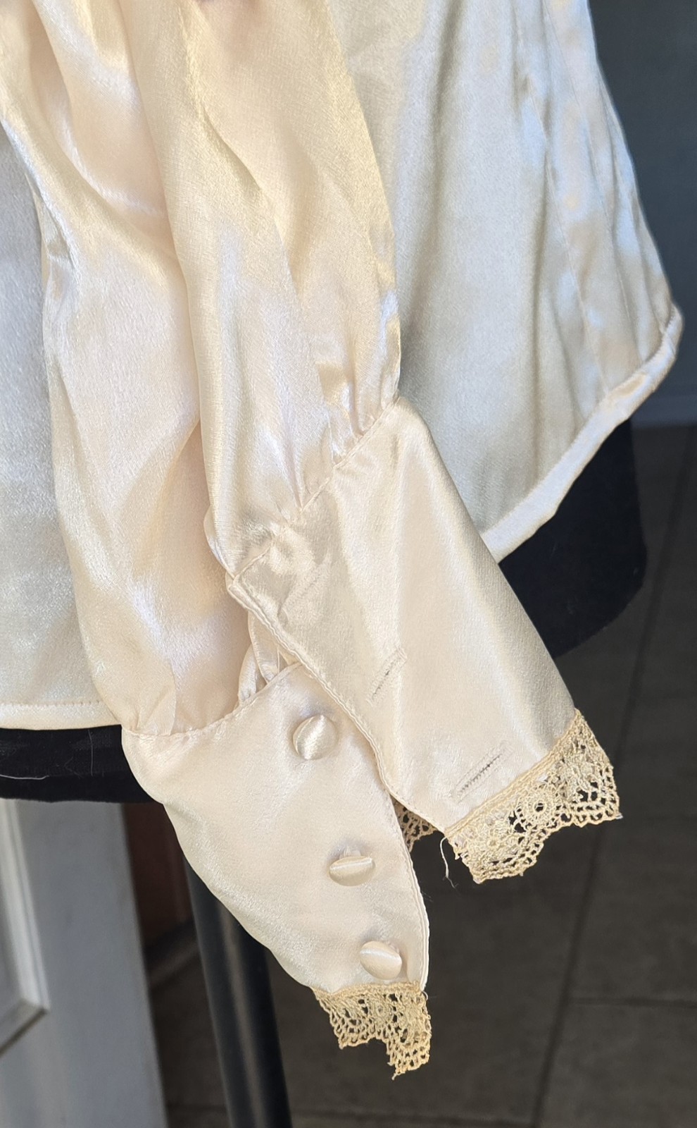 1980s NOTATIONS Silky Polyester Front Pleated Blo… - image 5