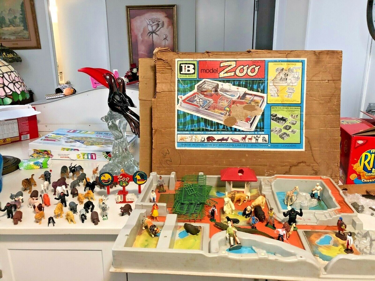 Vintage BRITAINS LTD MODEL ZOO PLAYSET Plastic Near Complete Box 