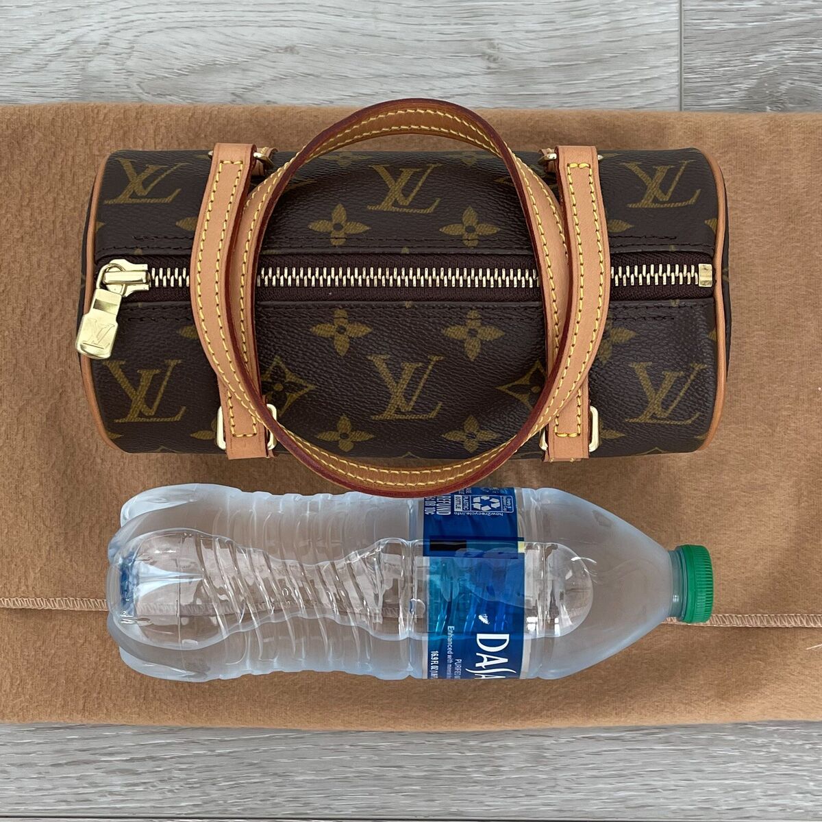 louis-vuitton papillon handbag 19