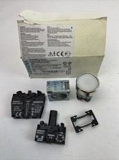 SIEMENS 3SB3 647-0AA61 WHITE ILLUMINATED PUSH BUTTON 24V