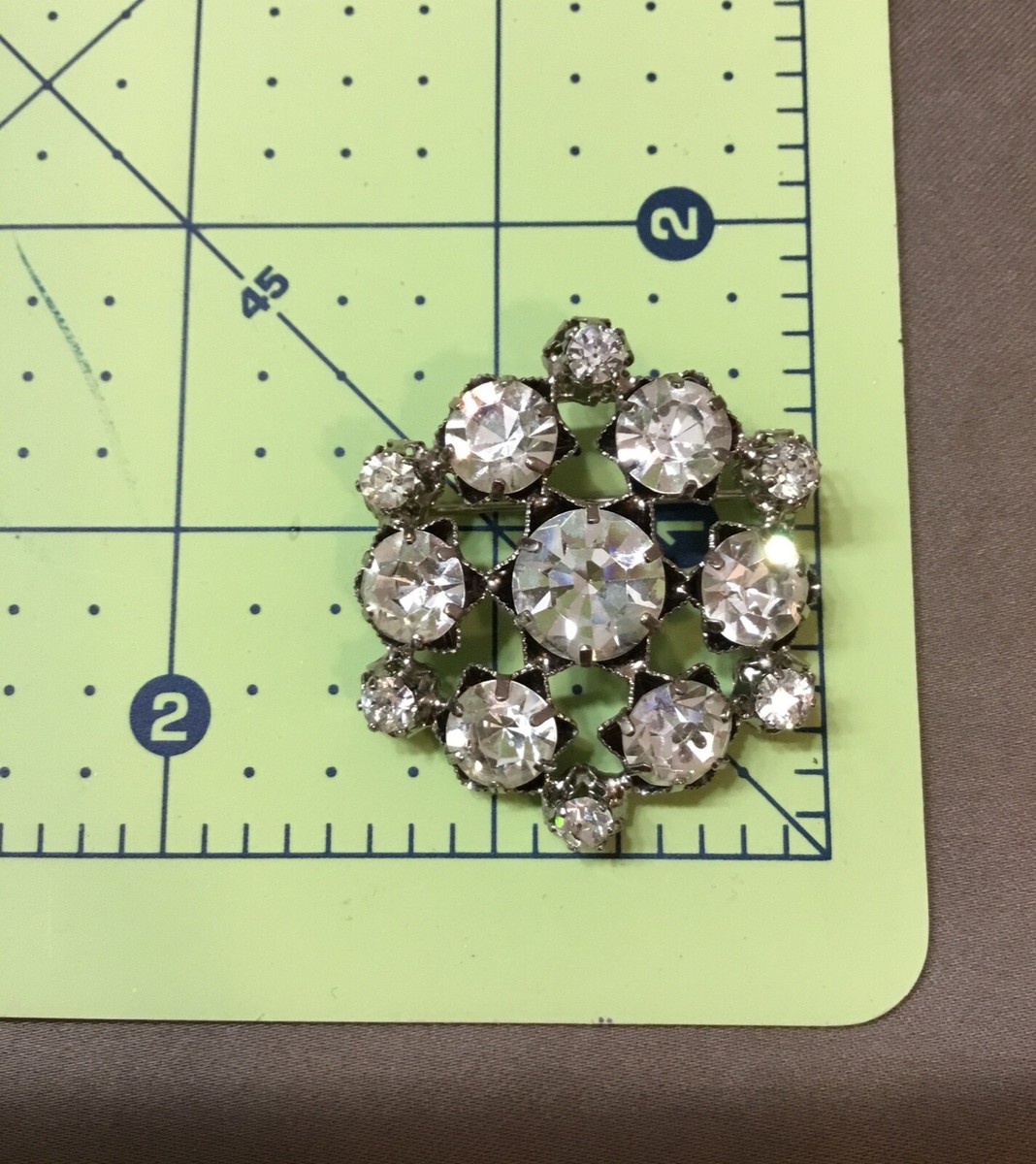 ⛰Austrian Crystal Brooch【Juni Beere】 Women's Austrian Crystal Brooch Wedding Flower Leaf Bouquet